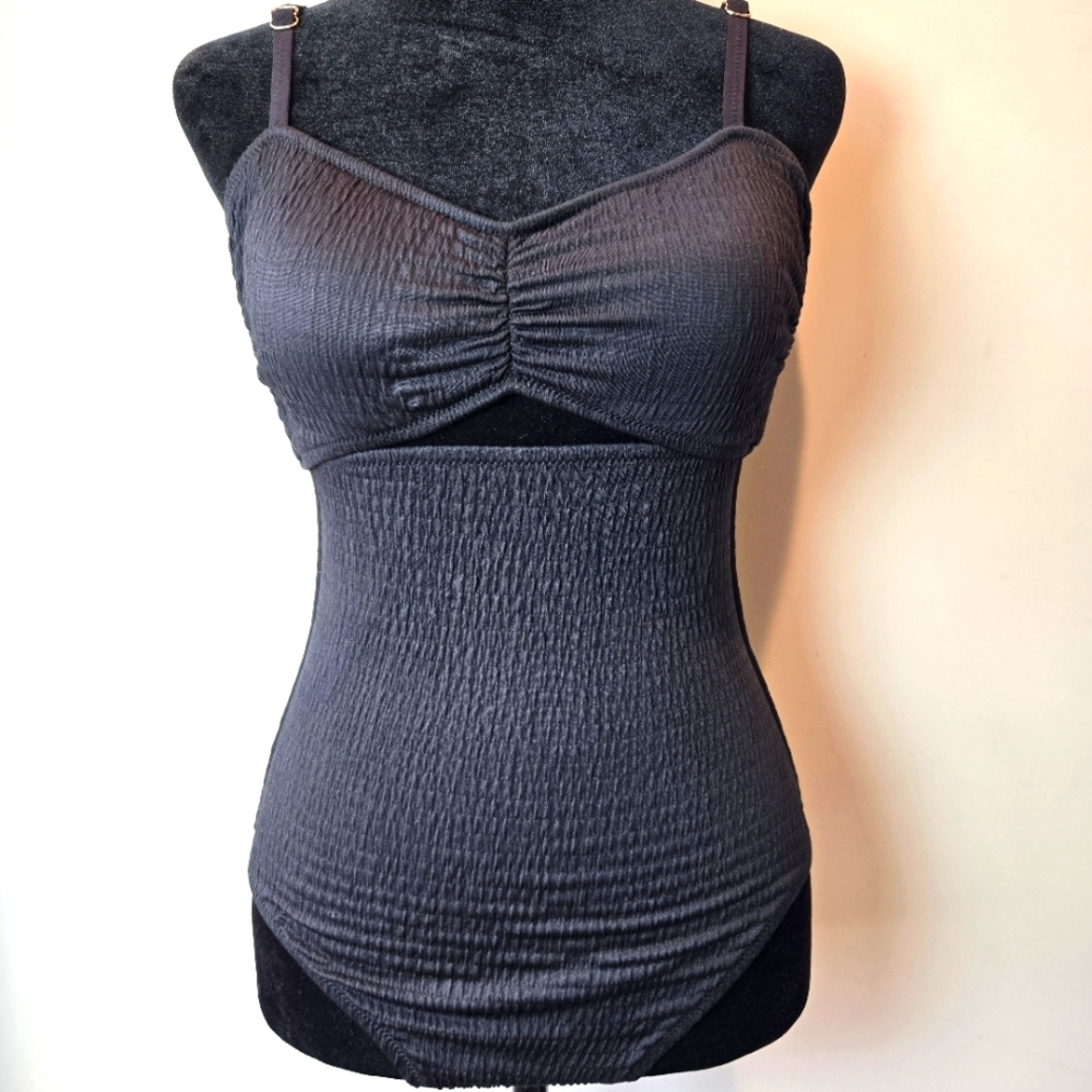 Vince Camuto Women's Smocked Keyhole One Piece Black Bathing Suit Size 8